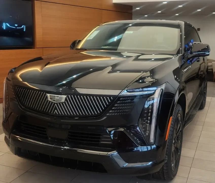 Cadillac luxury vehicle – exterior front view